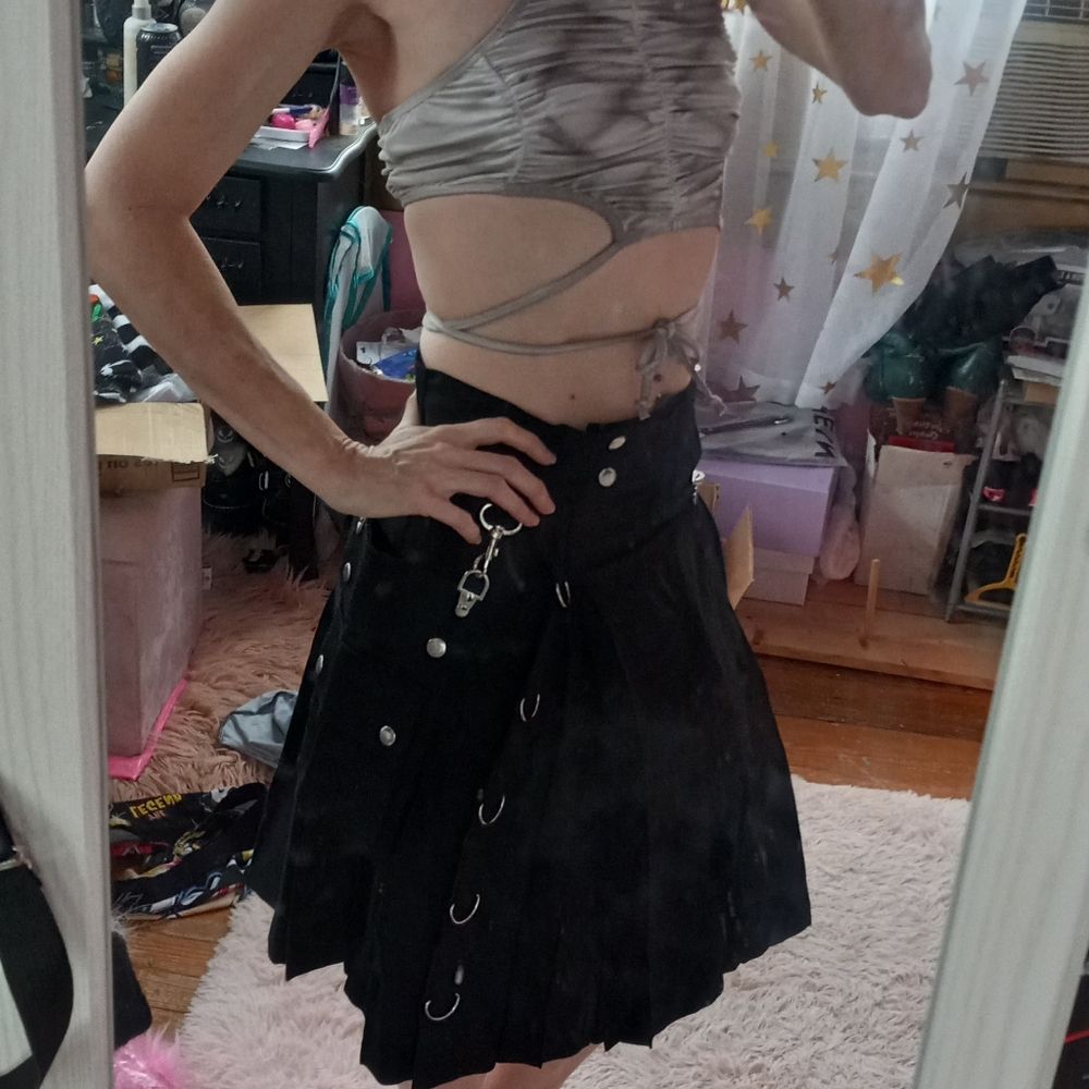 SOLD! Unisex Gothic kilt! Wrap style w Snaps and metal clasps w 2 saddle bags! - Picture 10 of 15